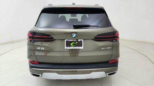 Manhattan Green Metallic 2026 BMW X5 xDrive40i