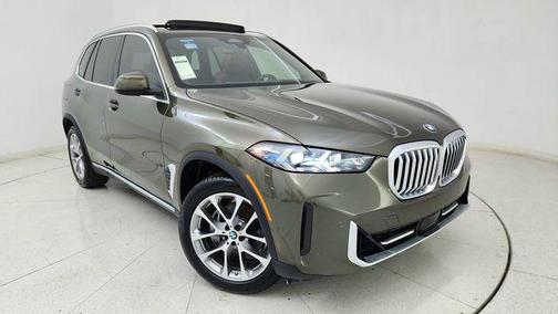 Manhattan Green Metallic 2026 BMW X5 xDrive40i