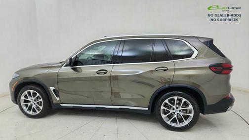 Manhattan Green Metallic 2026 BMW X5 xDrive40i