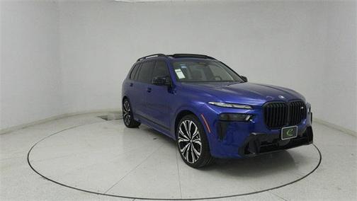 2025 BMW X7 M60i