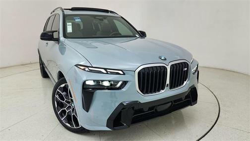 2025 BMW X7 M60i