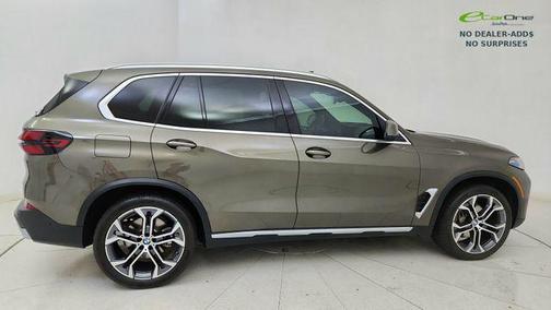 Green Metallic 2026 BMW X5 sDrive40i