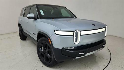 2024 Rivian R1S Adventure