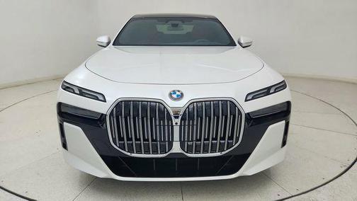 White Metallic 2025 BMW 740 740i