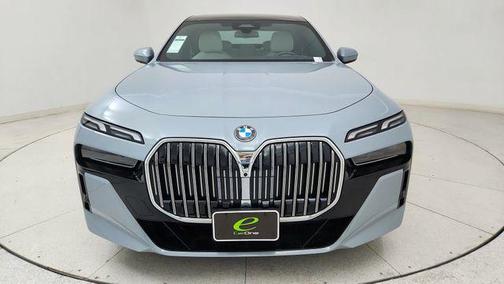 2025 BMW 740 xDrive
