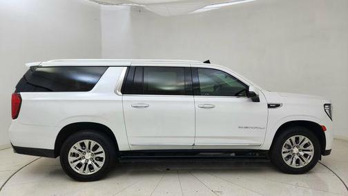 White Frost Tricoat 2022 GMC Yukon XL Denali
