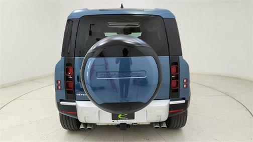 2024 Land Rover Defender 110 P500 SE