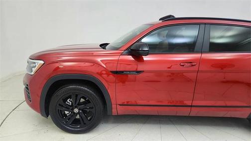 2025 Volkswagen Atlas Cross Sport 2.0T SEL