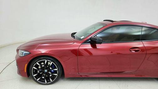 Vegas Red Metallic 2025 BMW M440 i