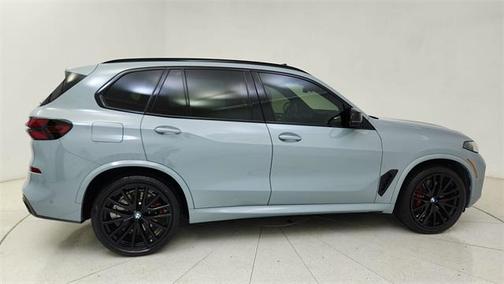 2024 BMW X5 M60i