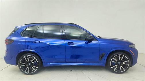 2025 BMW X5 M60i