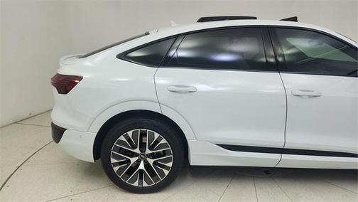 2024 Audi Q8 e-tron Premium Plus