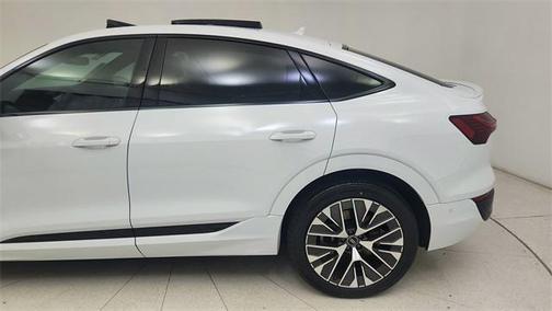 2024 Audi Q8 e-tron Premium Plus