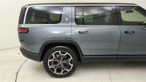 2023 Rivian R1S Adventure