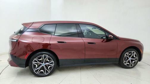 Aventurin Red Metallic 2024 BMW iX xDrive50