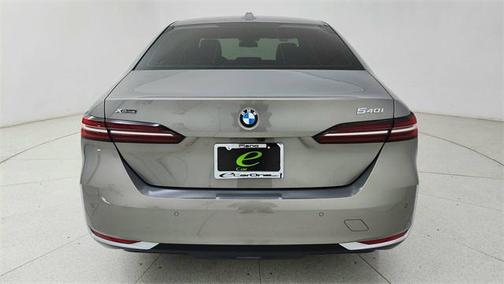 2024 BMW 540 i xDrive
