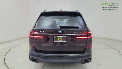 Black Sapphire Metallic 2024 BMW X7 xDrive40i