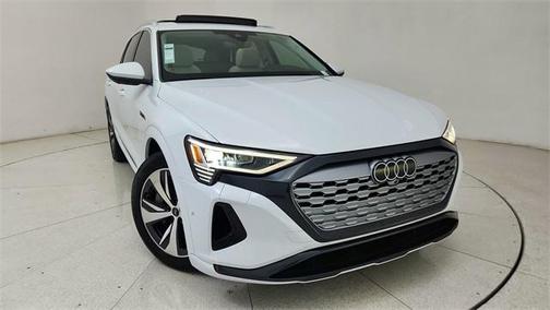 2024 Audi Q8 e-tron Premium Plus