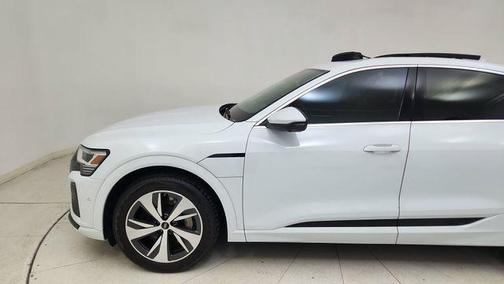 2024 Audi Q8 e-tron Premium Plus