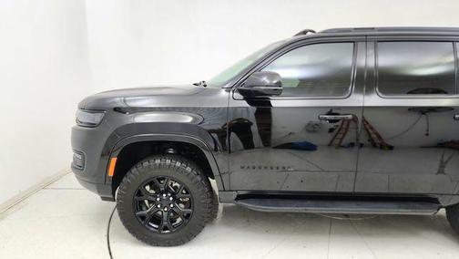 Diamond Black Crystal Pearlcoat 2023 Jeep Wagoneer Series II Carbide 4x4