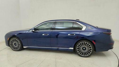 Blue 2025 BMW i7 eDrive50