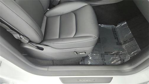 2025 Tesla Model Y Long Range Dual Motor Rear-Wheel Drive