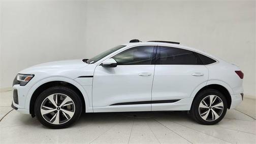 2024 Audi Q8 e-tron Premium Plus