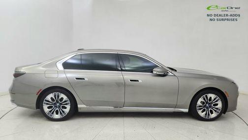 Gray Metallic 2024 BMW i7 xDrive60