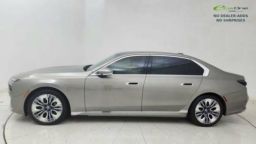 Gray Metallic 2024 BMW i7 xDrive60