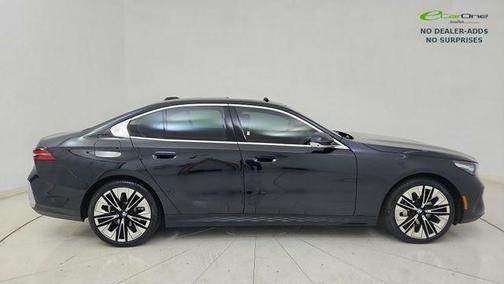 Black Sapphire Metallic 2026 BMW 530 530i