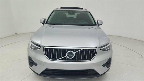 2023 Volvo XC40 B5 Plus Bright Theme