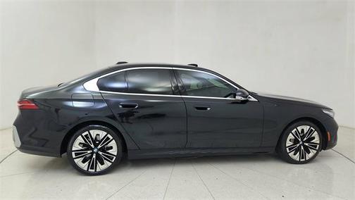 2025 BMW 540 i xDrive