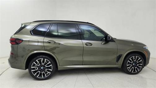 2025 BMW X5 M60i