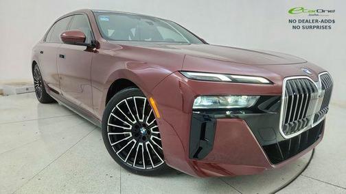 Aventurin Red Metallic 2025 BMW 740 xDrive