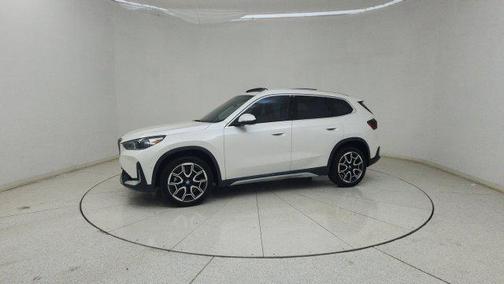 White Metallic 2026 BMW X1 xDrive28i