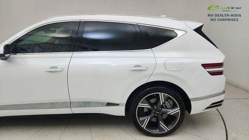 Uyuni White 2026 Genesis GV80 3.5T
