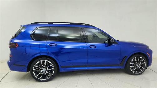 2025 BMW X7 M60i