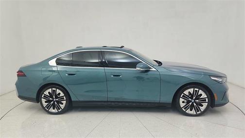 2025 BMW 530 i