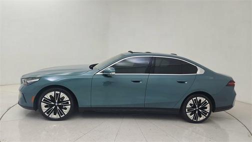 2025 BMW 530 i