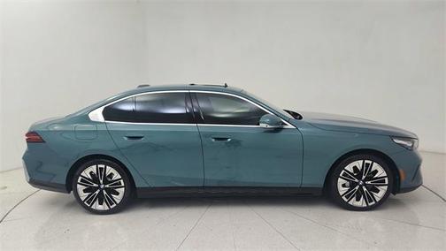 2025 BMW 530 i