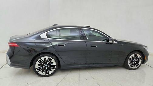 Black Sapphire Metallic 2024 BMW 530 i