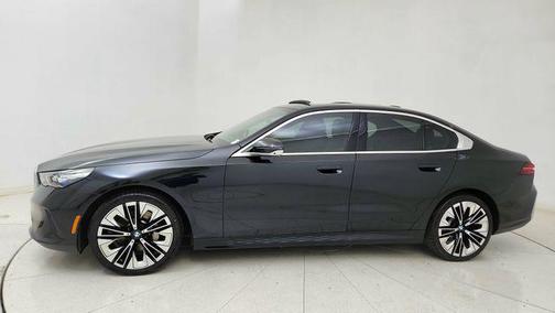 Black Sapphire Metallic 2024 BMW 530 i