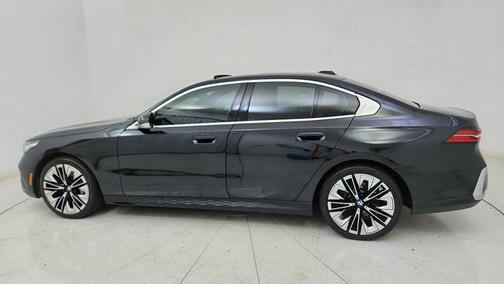 Black Sapphire Metallic 2024 BMW 530 i