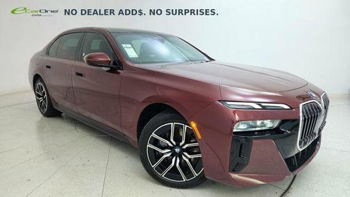 Aventurin Red Metallic 2025 BMW 740 740i