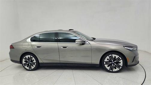 2024 BMW 530 i