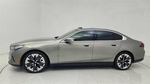 2024 BMW 530 i