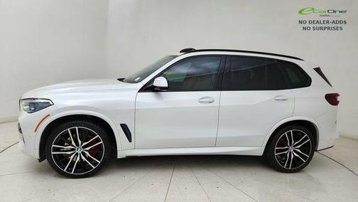 Mineral White Metallic 2023 BMW X5 sDrive40i