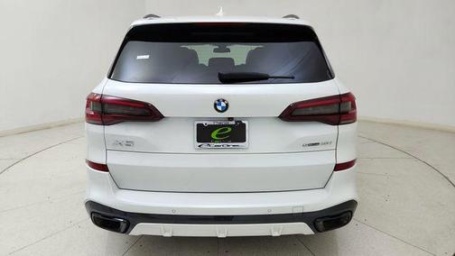 Mineral White Metallic 2023 BMW X5 sDrive40i