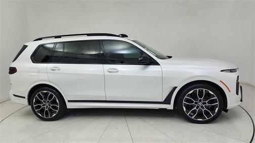 2025 BMW X7 M60i
