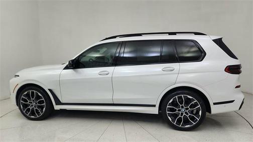 2025 BMW X7 M60i